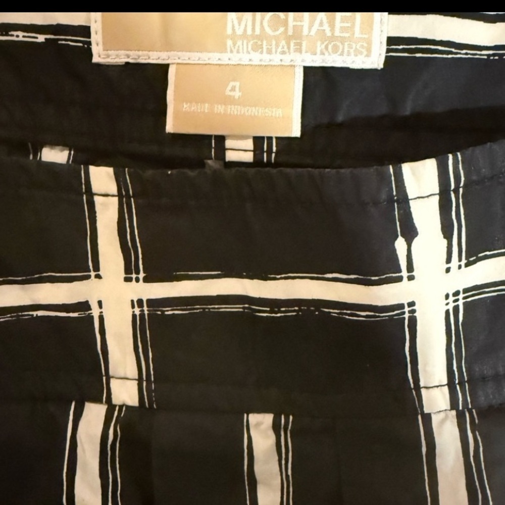 Michael Kors Black White Windowpane Pleated Skirt Size 4 Small Office Career - Picture 2 of 4